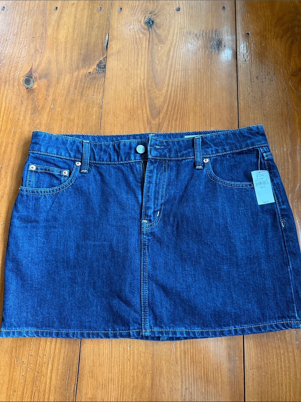 NWT dark denim GAP mini skirt 30/10